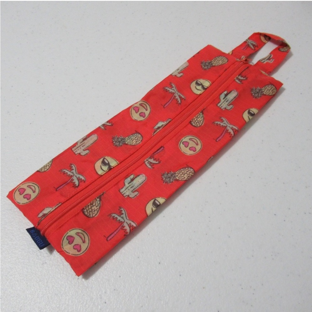 Baggu 3D zip pouch